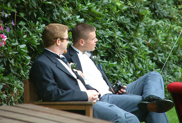 Bob and I chillin in the garden like two English mofia men... 