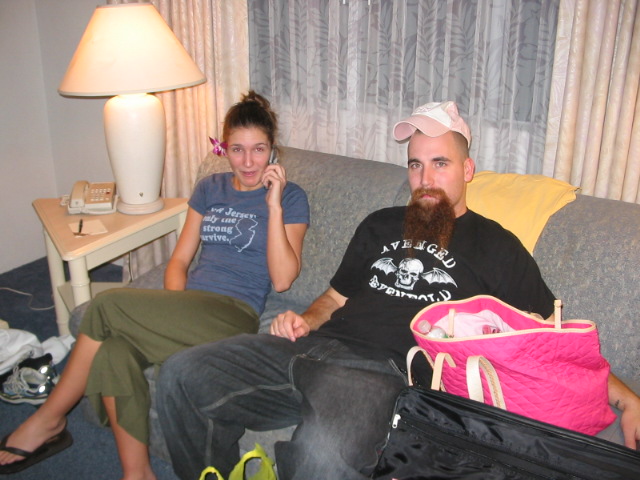 2006_0114_JesseAndKateInTheHotel