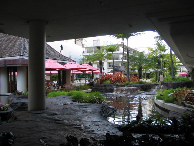 2006_0115_TheHotelLobby