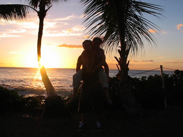 2006_0116_LuauPiggyBack