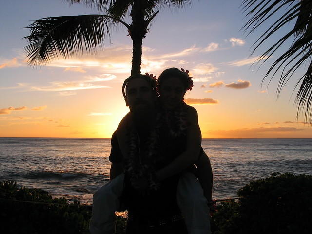 2006_0116_LuauPiggyBack1