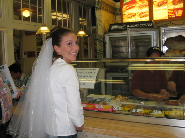 2006_0117_LunchAtSubway