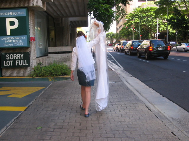 2006_0117_ToolingAroundHonolulu