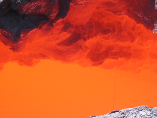 2006_0119_MoltenMovingLavaFlow