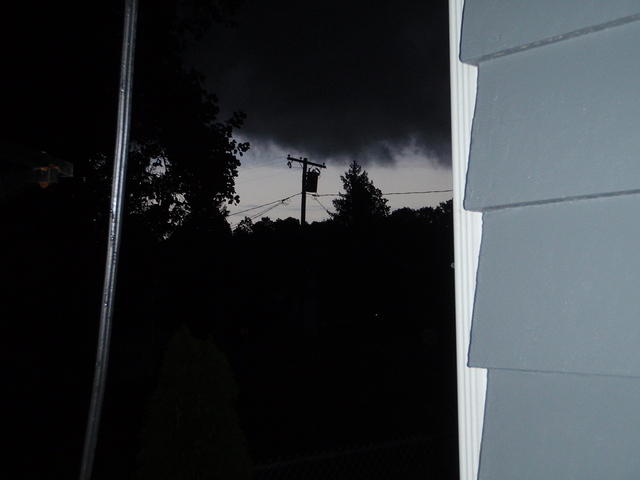 2009_0928BigStormScaryClouds.JPG