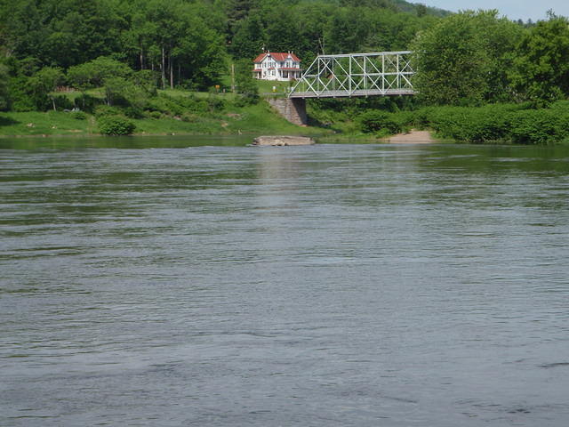 2009_0530SkinnersBridgeFallsSide.jpg