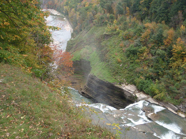 2010_0925Waterfall1.JPG