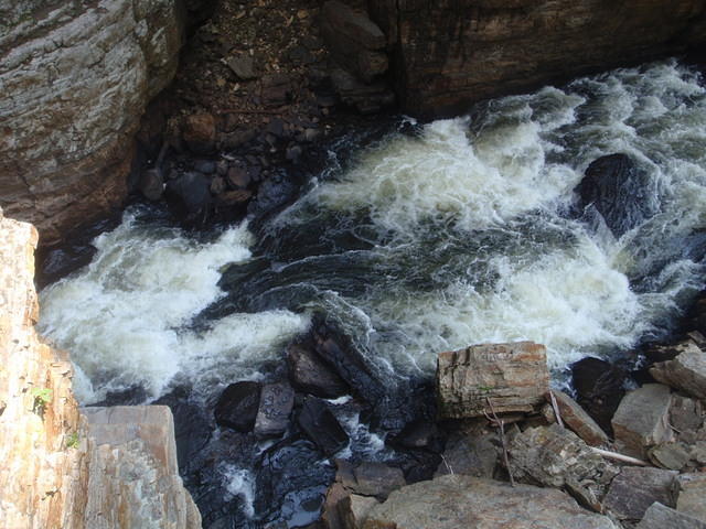 2010_0815AusableChasm1RushingWater.JPG
