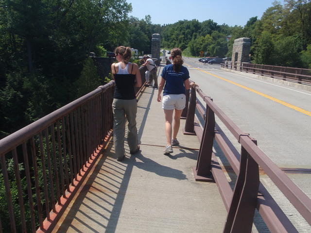 2010_0815CrusingOverBridge.JPG