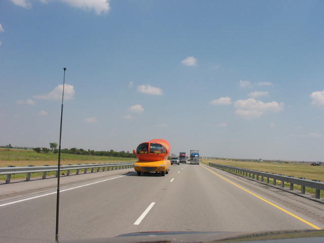 2004 0911 HotDogMobile