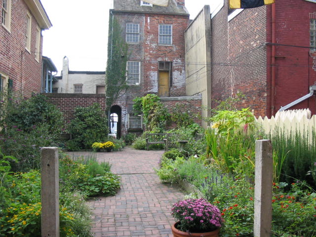 2004 1008 RobertLongsGarden
