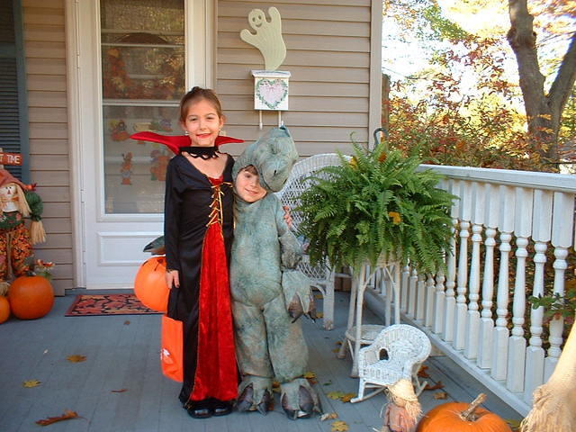 2004 1031 TheTwoGhouls