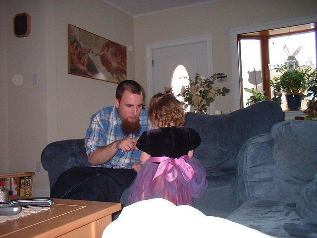 2004 0411JessrPlayingWithTheBean