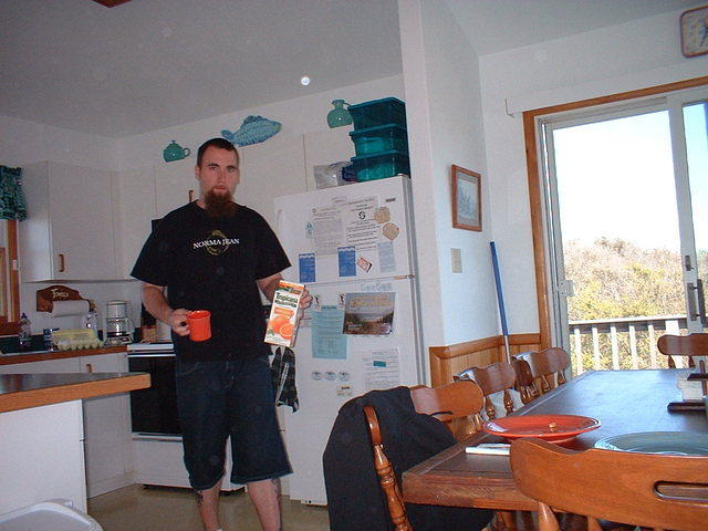 2004 0416ServingMeBreakfast