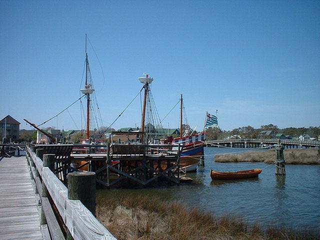 2004 0417ReallyOldShip