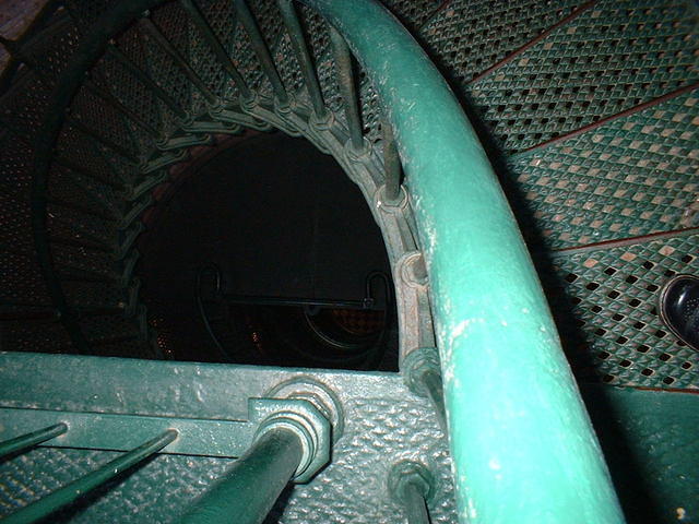 2004 0418ALookDownToTheBottom