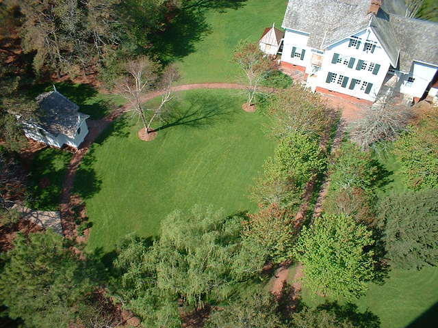 2004 0418LookDownAtTheGround