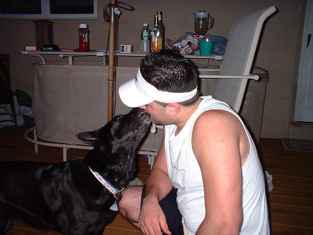 2004 0703 LanzaMakingOutWithEebers