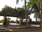 2006_0115_WakikiBeachBusy