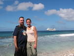 2006_0122_JesseAndLaurenInKiribatiRepublic