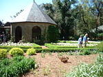2004 0417ElizabethianGarden